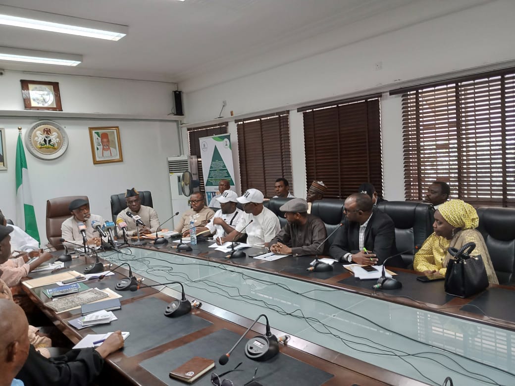 FG, ASUU rival union meet over withheld salaries