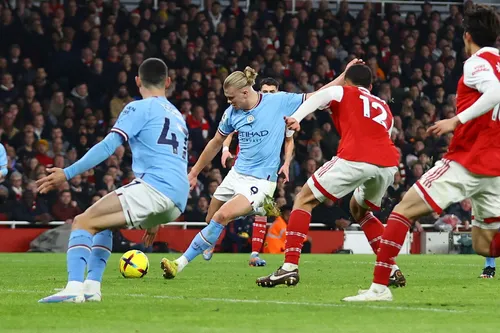 EPL: Manchester City beat Arsenal, go top