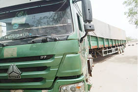 Youths attack truck carrying rice to Zaria, steal 29 bags