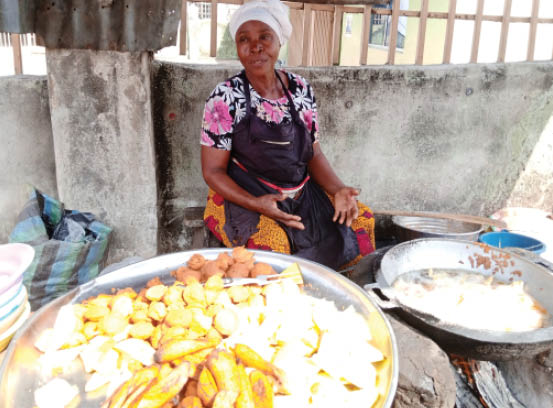 Business boom for petty traders as old naira notes bounce back