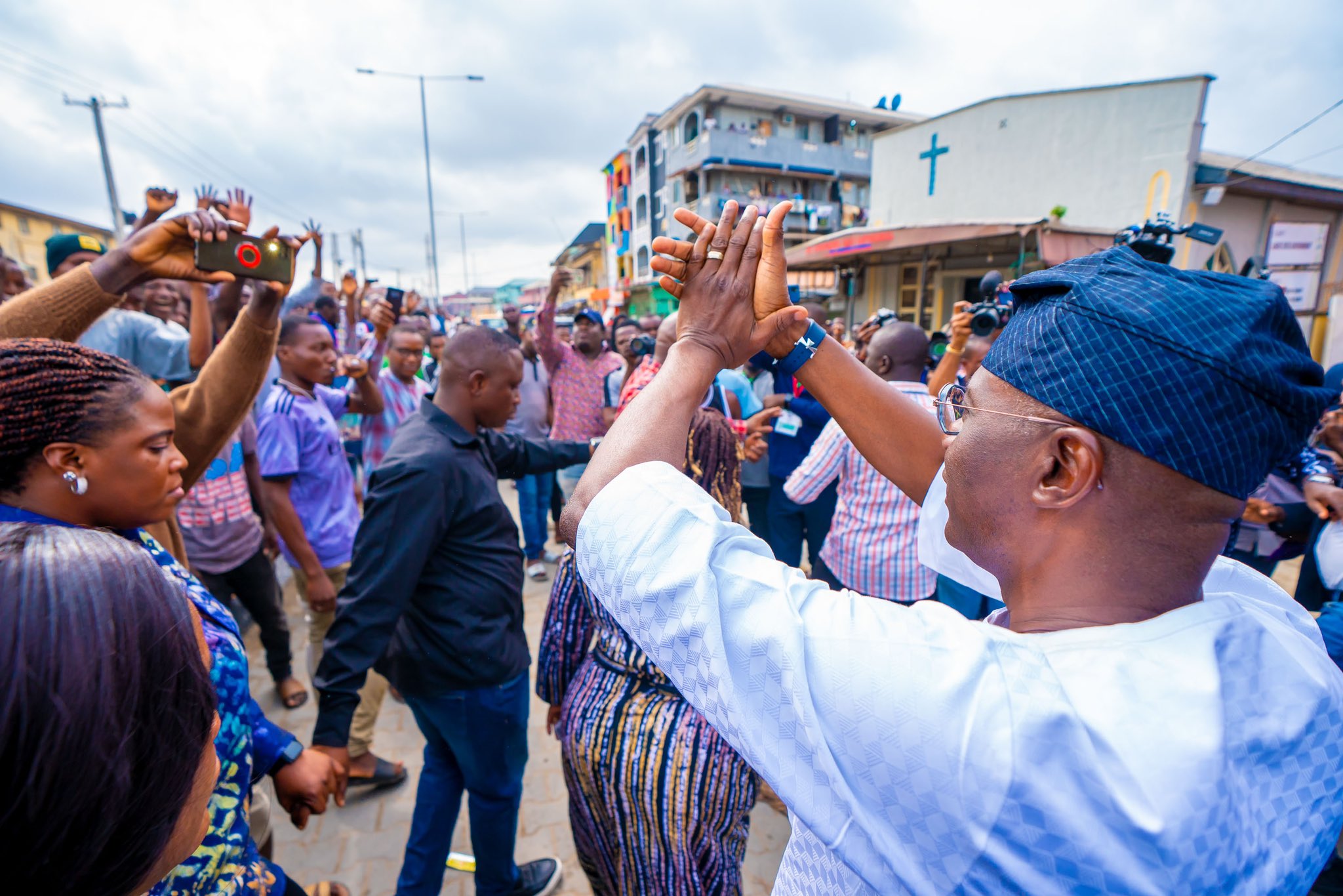 Sanwo-Olu wins Polling Unit of Labour Party rival