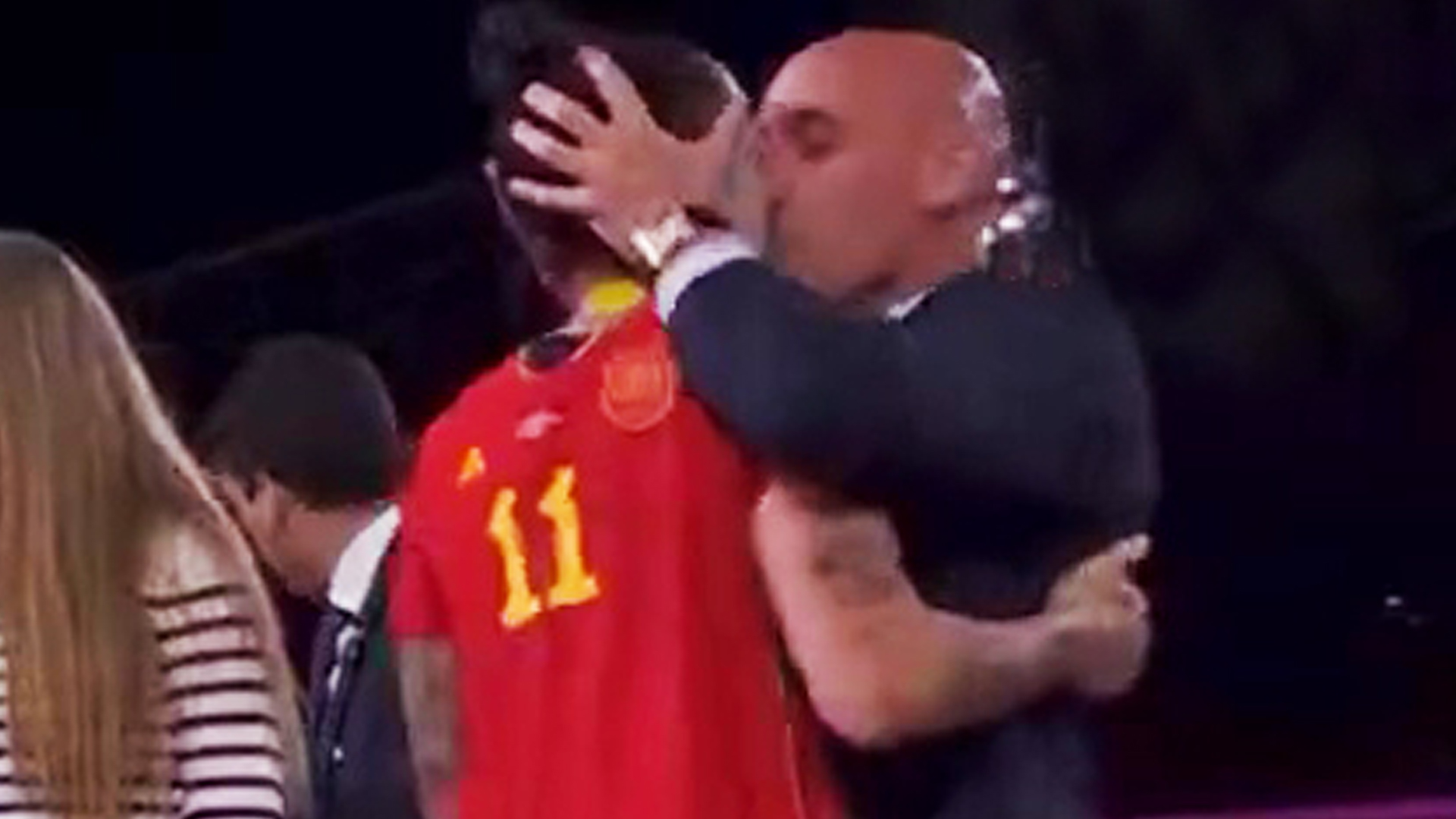 Spanish FA president Rubiales apologises for Hermoso kiss