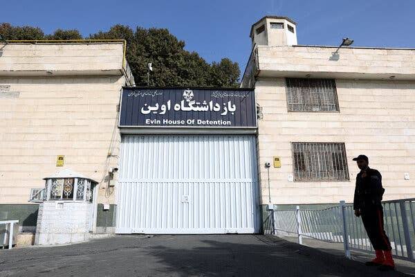 Detained Americans Released From Iran Prisons In Exchange For Funds, inmates