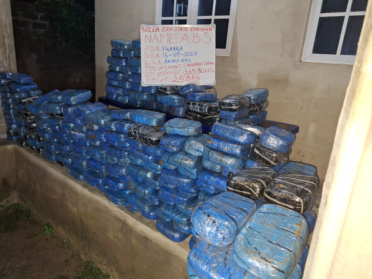 NDLEA seizes 1,194 ‘laughing gas’ cylinders on highway