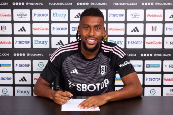 Alex Iwobi signs for Fulham