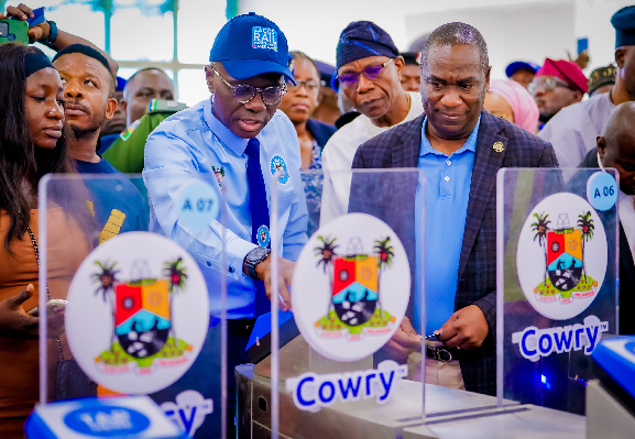 Sanwo-Olu, Hamzat take ride as Blue Line Rail begins operation