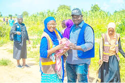 Woman delivers inside bush on way to hospital in Yobe