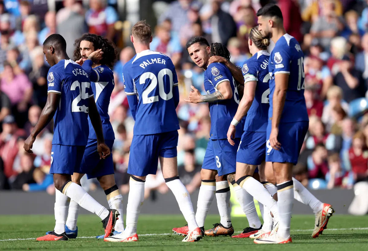 Chelsea hit four past Burnley to ignite Champions League ambition