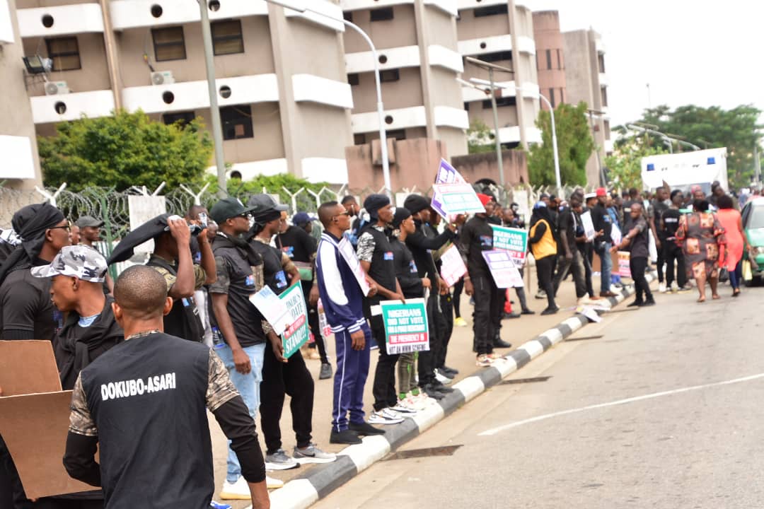 PHOTOS: Protesters gather outside Supreme Court as Atiku, Obi challenge Tinubu