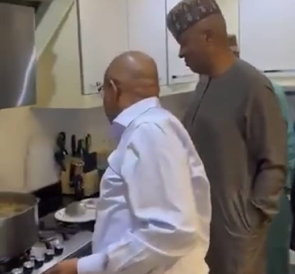 VIDEO: Wike Prepares Meal for Saraki