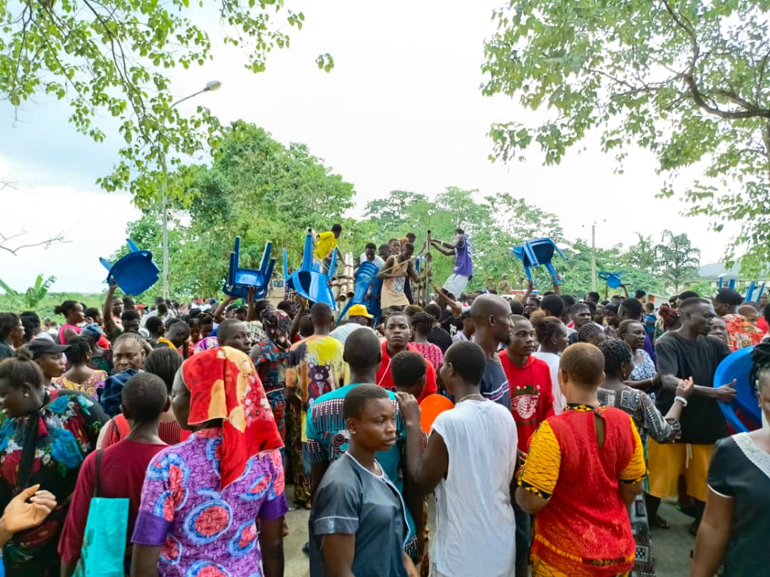 Bayelsa: Tension as Diri’s Supporters lay siege to INEC office