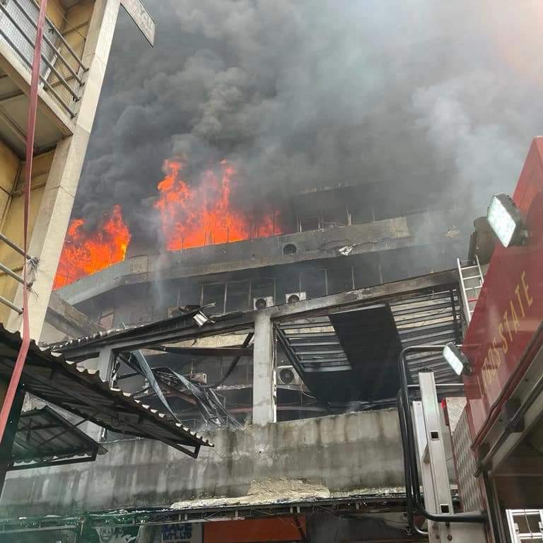 Lagos market fire destroys 450 shops, 30 offices, hotels