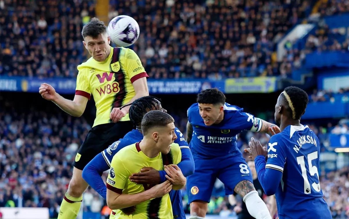 Ten-man Burnley hold Chelsea at Stamford Bridge