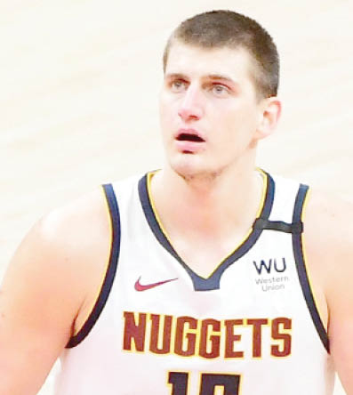 Jokic stars as Nuggets beat Spurs