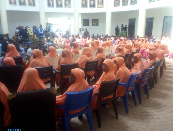 Gov Sani awards scholarships to Kuriga students, donates N10m to Teacher who died in captivity