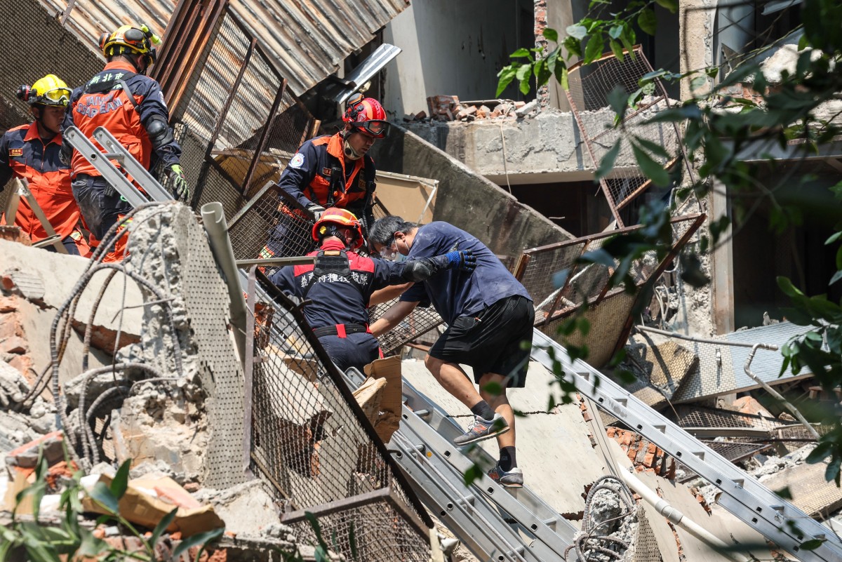 Nine dead, hundreds injured in most powerful Taiwan quake in 25 years