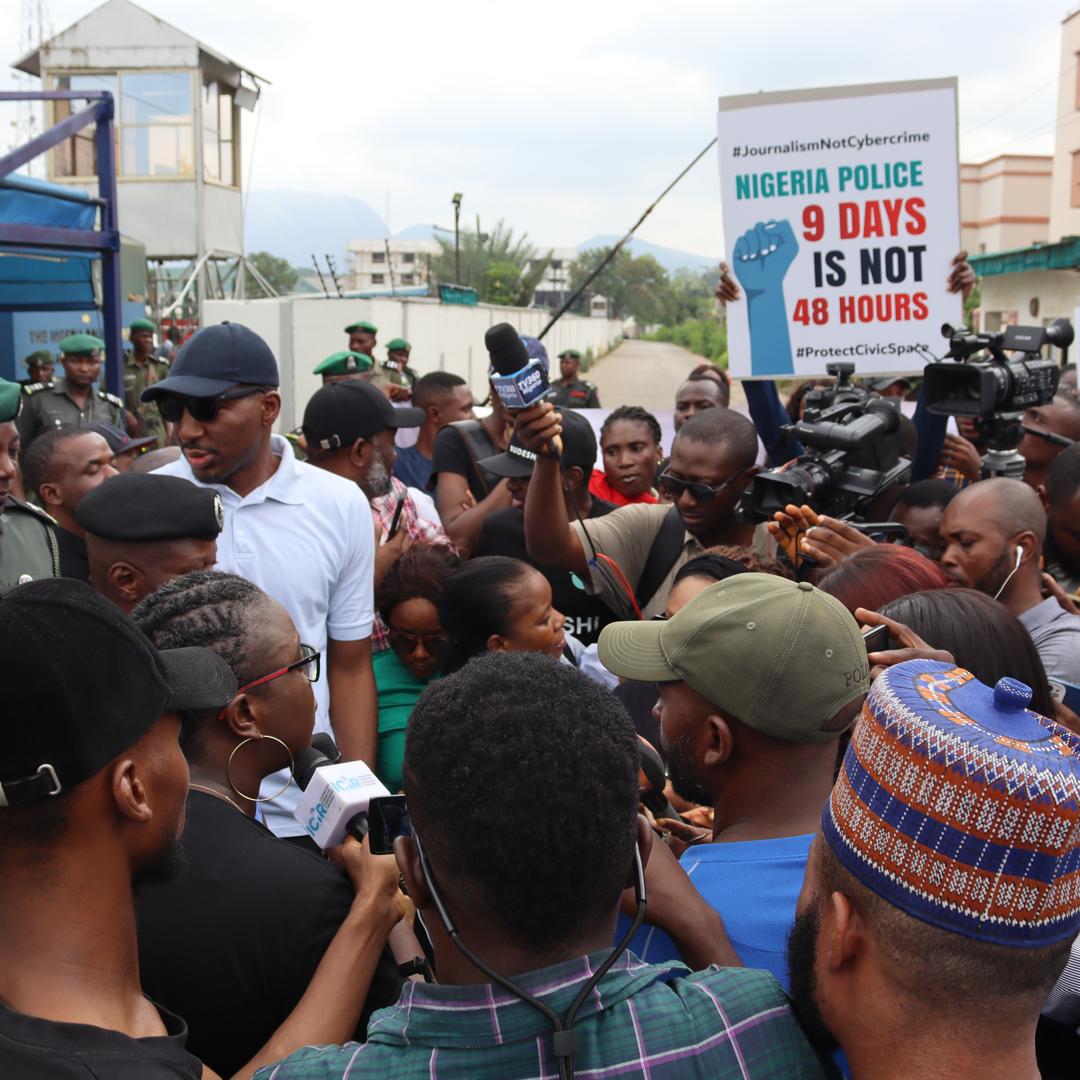 Protesters storm Force Headquarters, demand release of detained journalist