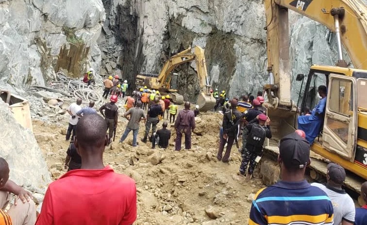 6 rescued, 14 still trapped 2 days after mining pit collapsed in Niger