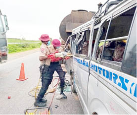 3 killed as bus rams into tanker on Abuja-Lokoja road