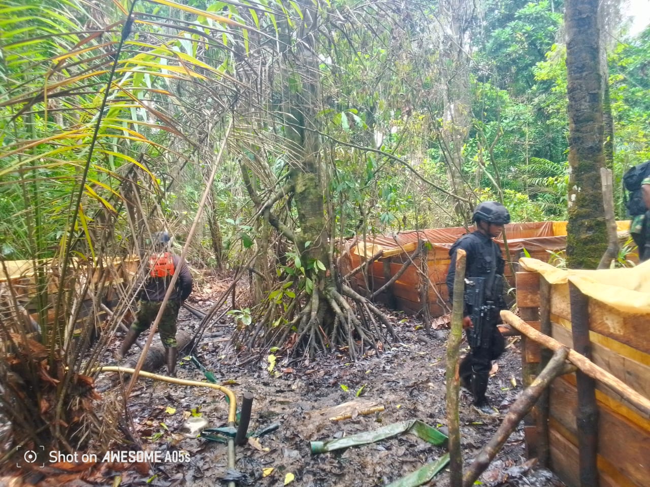 Navy destroys 10 illegal refining sites in Bayelsa