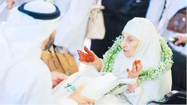 S/Arabia welcomes oldest pilgrim, mourns youngest