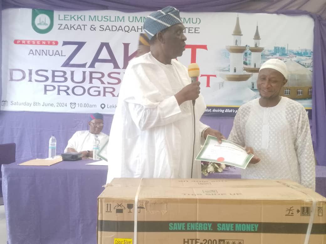 Lagos community Muslims give N105m zakat to 300 people