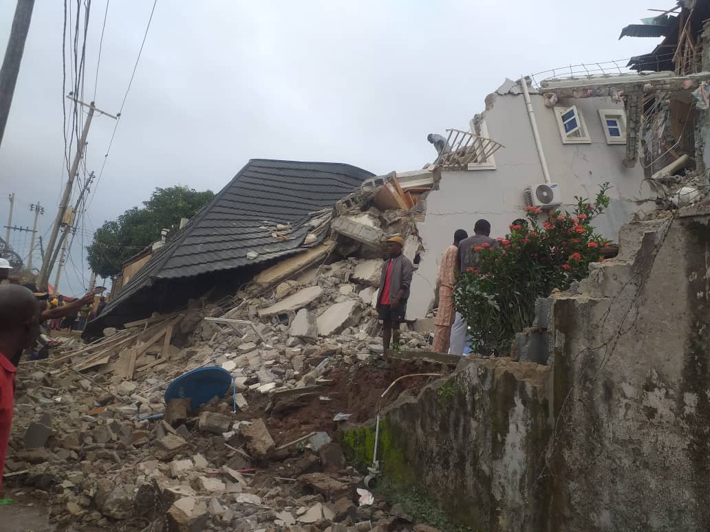 Residents trapped as Building collapses in Abuja