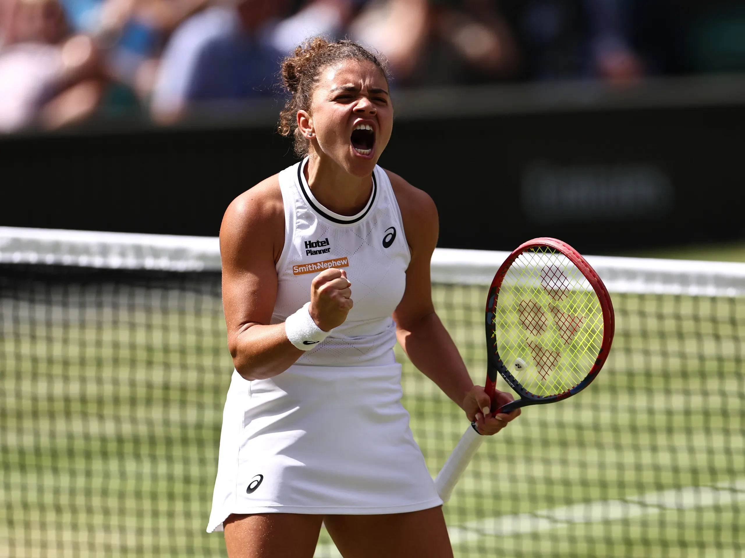 Paolini storms into first Wimbledon final