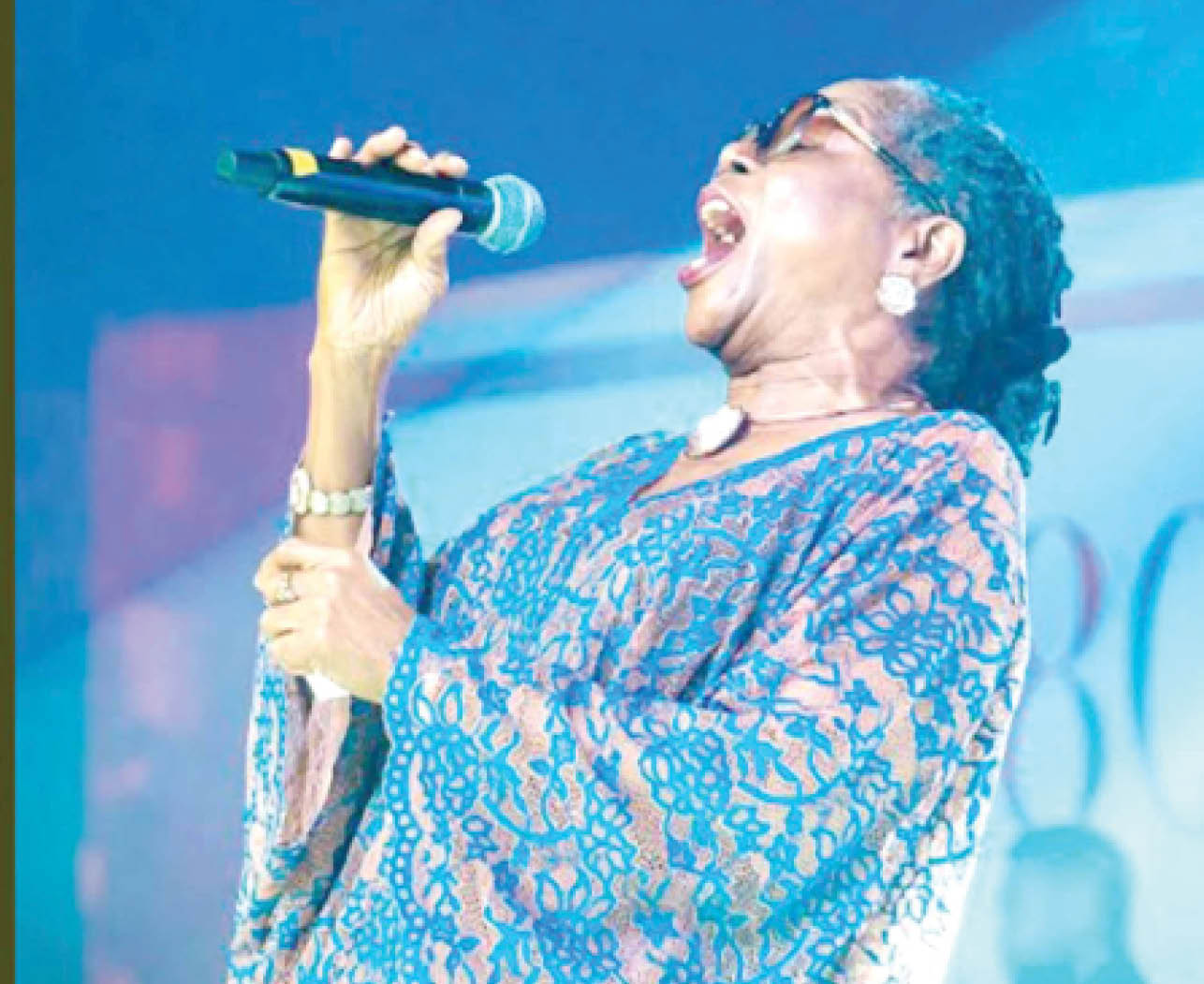 onyeka onwenu during her last perfomance