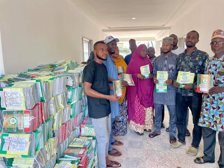 El-Rufai’s son Donates Books to Kaduna Students