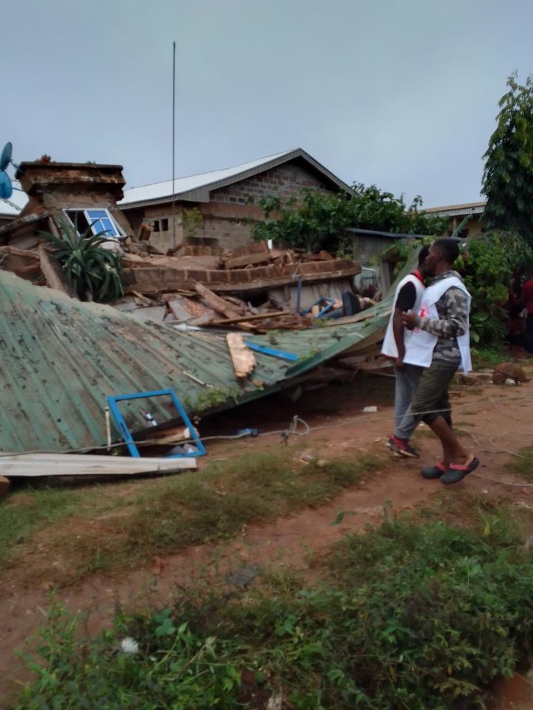 UNIBEN Students trapped as building collapses in Edo