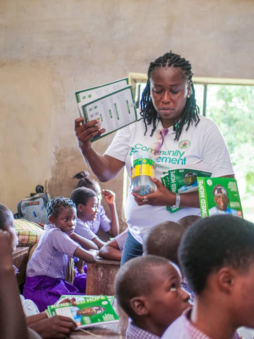 5,000 indigent Oyo pupils benefit from FG initiative