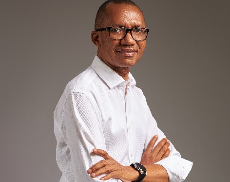 Azu’s book reading session explores media threats, opportunities