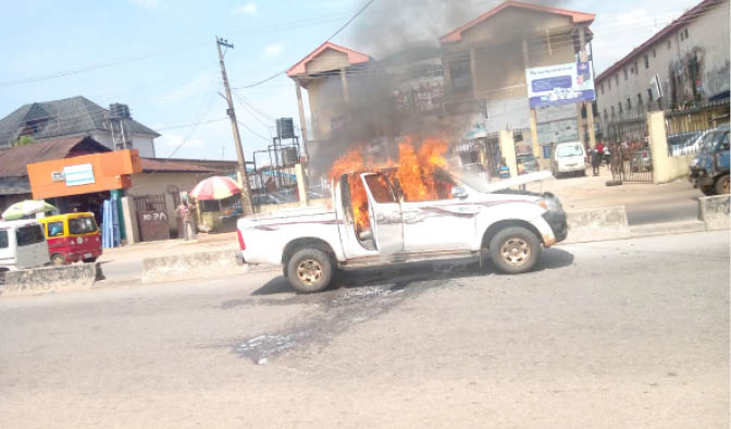 Driver escapes as van engulfs in flames in Edo