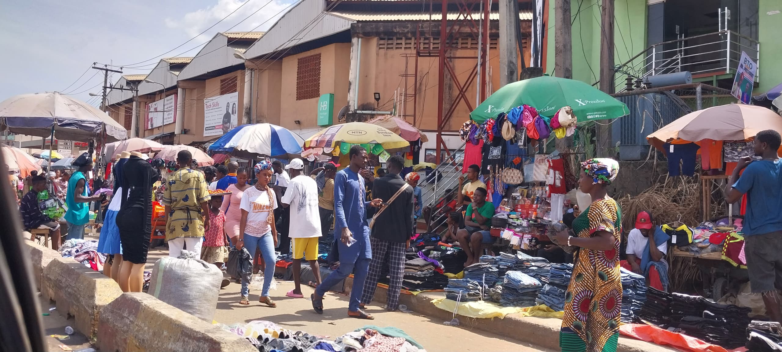 Last-Minute Rush in Ondo As Residents troop to Markets on election eve