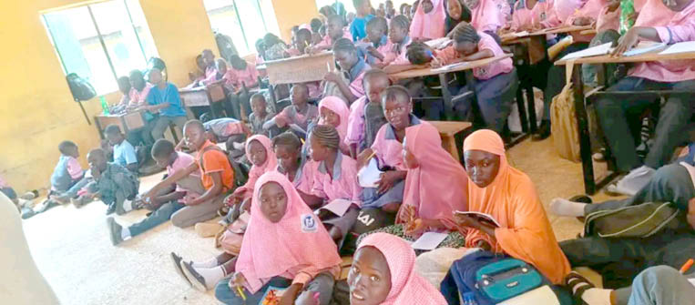 Parents decry overcrowded classrooms, inadequate desks in FCT school