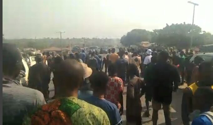 Youths block highway over killing of farmers in Kogi community