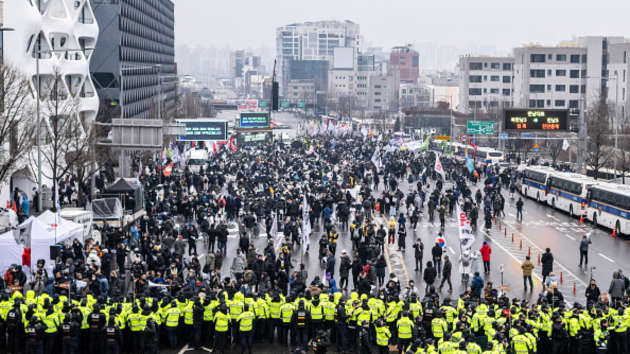 South Koreans protest in snow as Yoon arrest deadline nears