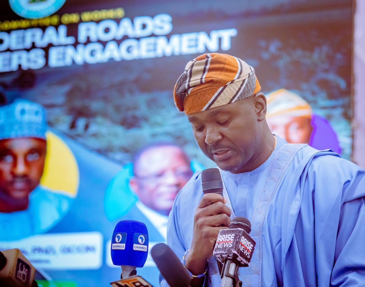 Akin Alabi Hosts Oyo Federal Roads Stakeholders event; Announces Lagos-Ibadan flag off