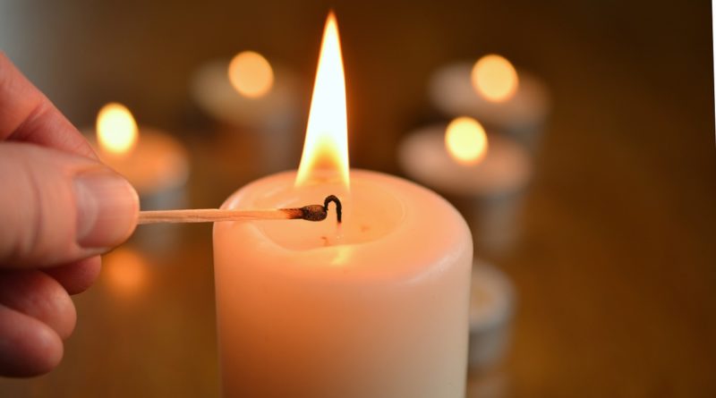 Scientists say burning candles at home causes the body damage