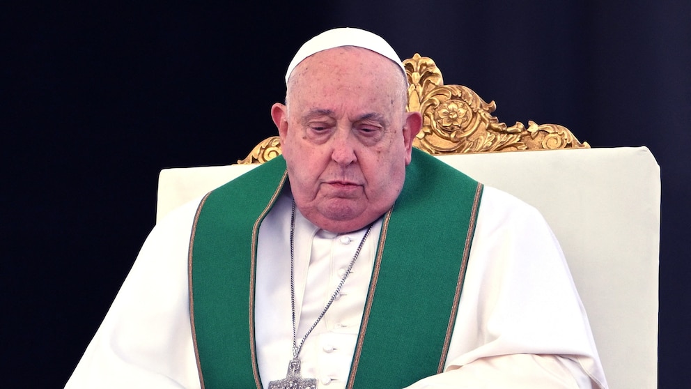 Pope’s condition ‘remains critical’ – Vatican