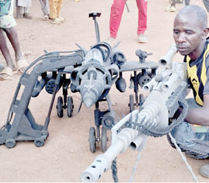 Story of 35-year-old man who builds helicopters, guns from rubber