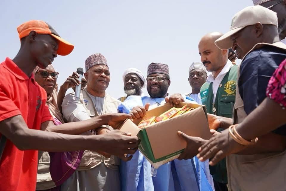 Adamawa Govt distributes food aid to displaced persons