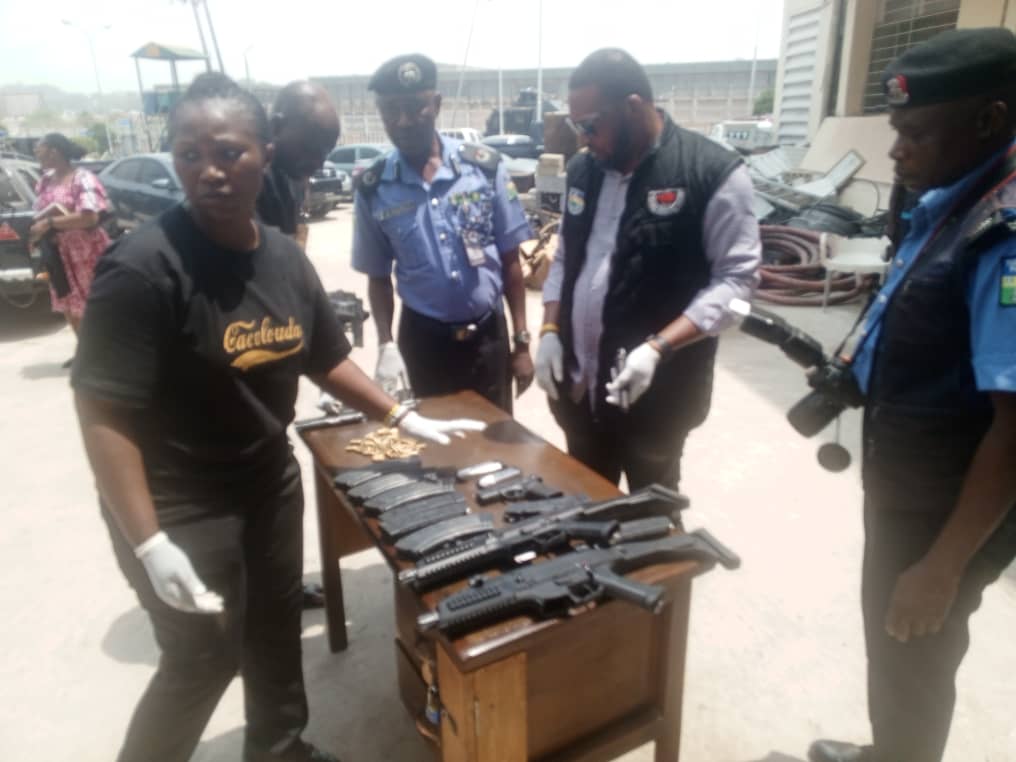 Dismissed Immigration officer nabbed attempting to sell guns to bandits in Abuja